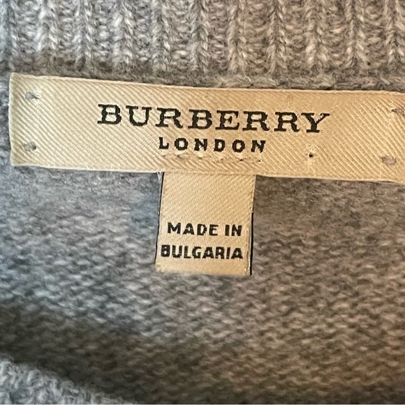 Authentic Burberry Mens Gray Long Sleeve
Pullover Sweater Size S Merino Wool - Picture 6 of 15
